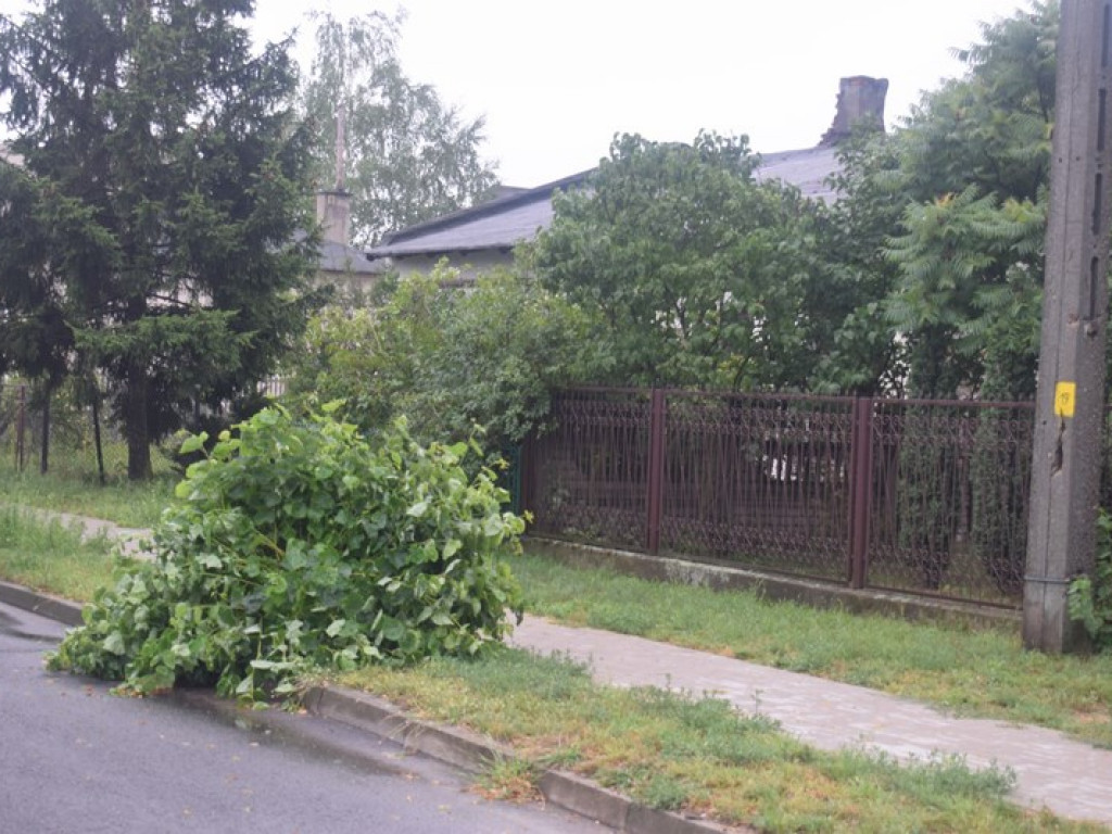 Ulewa nad miastem, straż interweniowała wiele razy (zdjęcia i filmy)