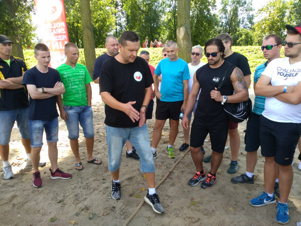 Drużyna z Bratkowic zwyciężyła w przeciąganiu liny