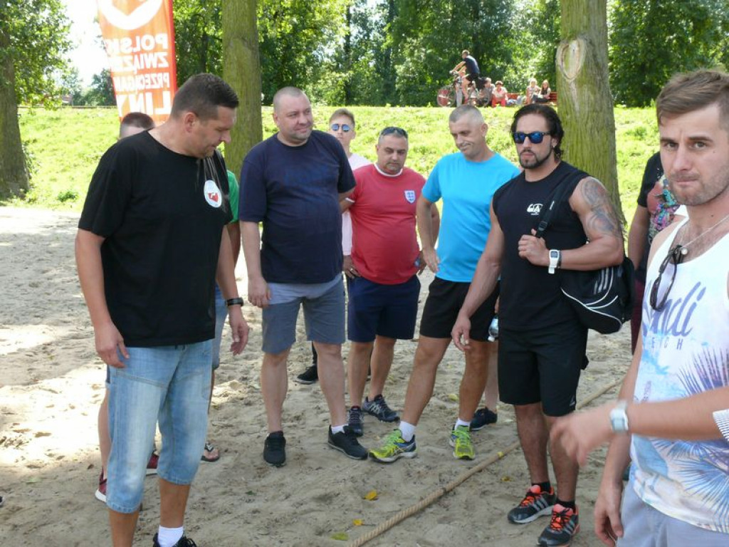 Drużyna z Bratkowic zwyciężyła w przeciąganiu liny