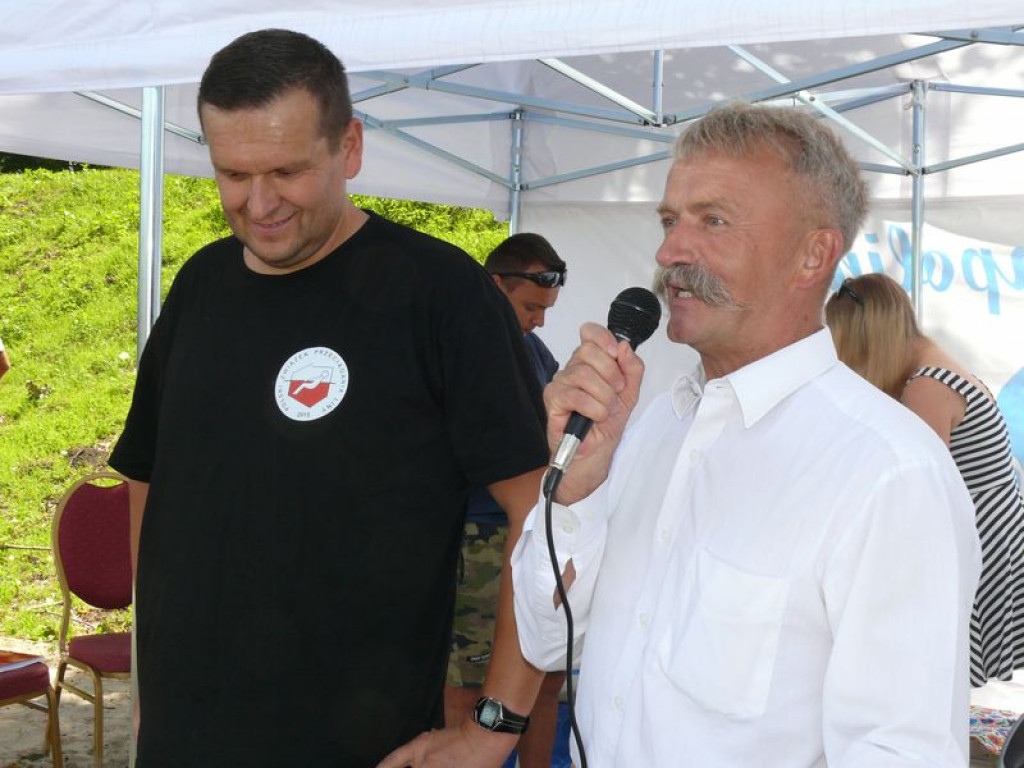 Drużyna z Bratkowic zwyciężyła w przeciąganiu liny