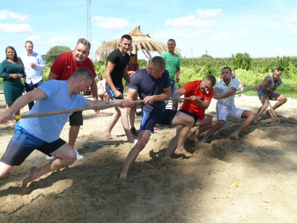 Drużyna z Bratkowic zwyciężyła w przeciąganiu liny