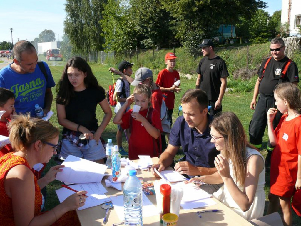 W Strykowie strażacy zorganizowali dla dzieci podchody