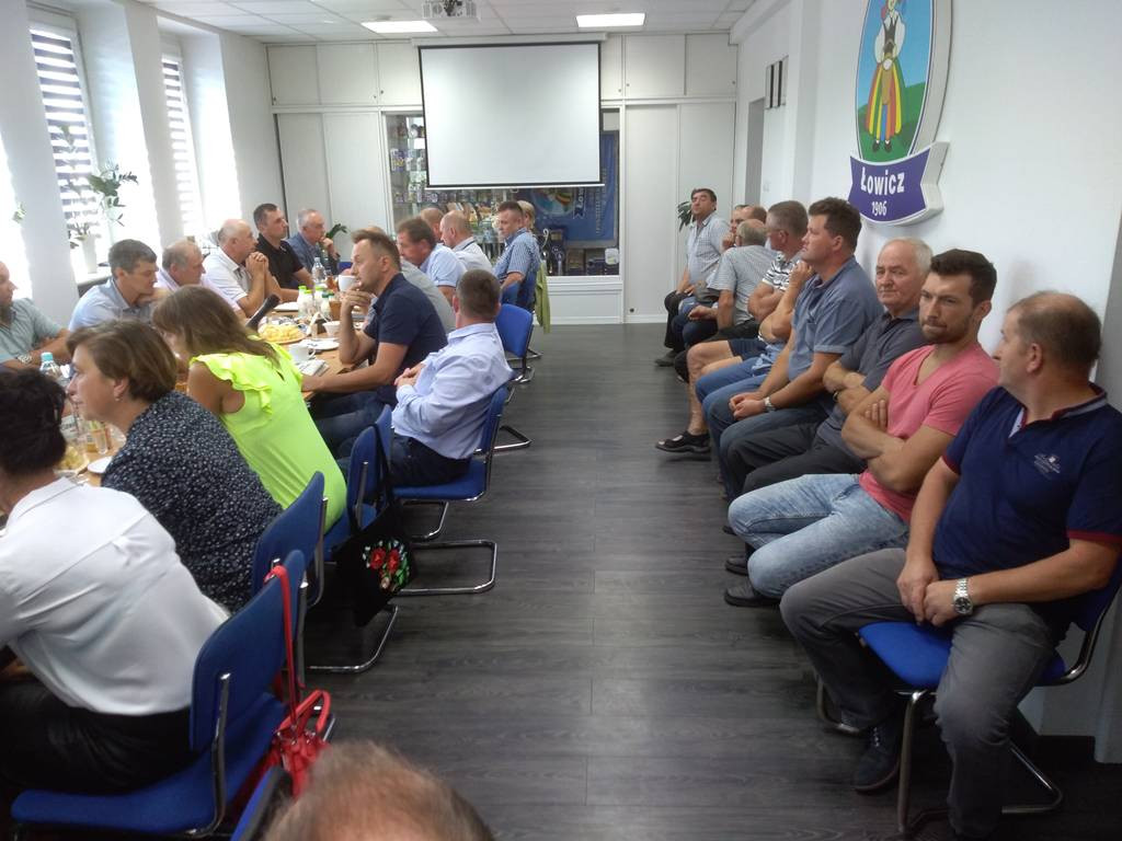 Trwa protest rolników przed OSM Łowicz, a zarządu nie ma [AKTUALIZACJE!]
