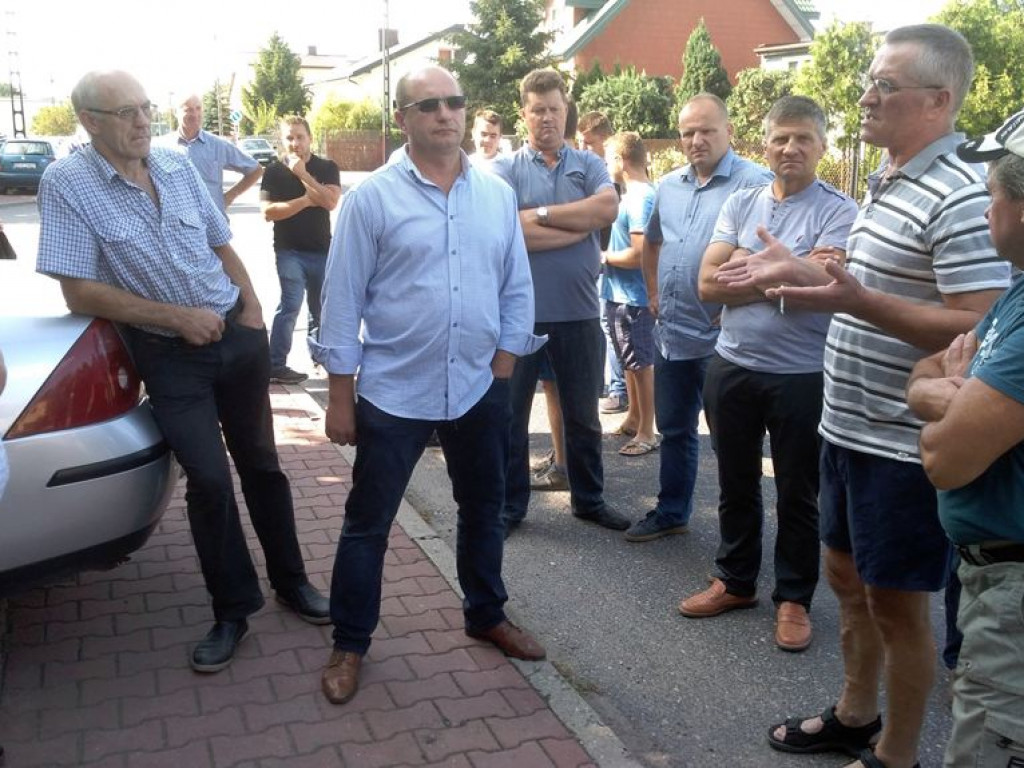 Trwa protest rolników przed OSM Łowicz, a zarządu nie ma [AKTUALIZACJE!]