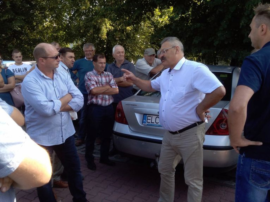 Trwa protest rolników przed OSM Łowicz, a zarządu nie ma [AKTUALIZACJE!]
