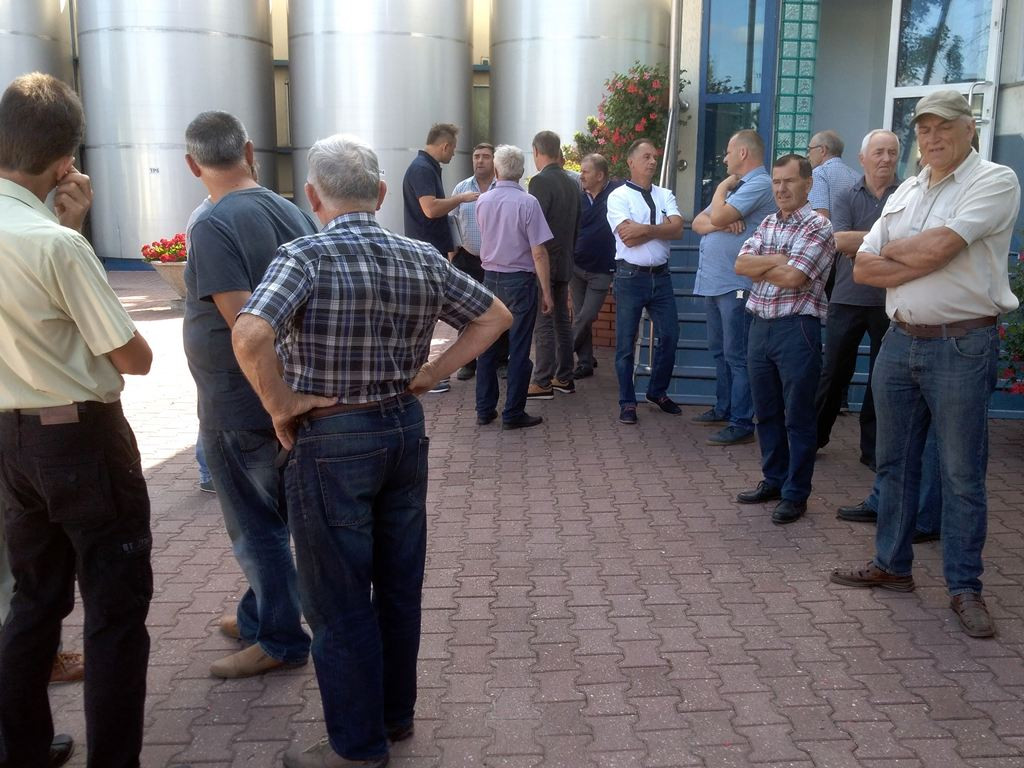 Trwa protest rolników przed OSM Łowicz, a zarządu nie ma [AKTUALIZACJE!]