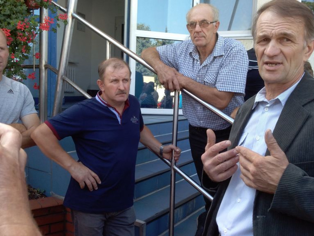 Trwa protest rolników przed OSM Łowicz, a zarządu nie ma [AKTUALIZACJE!]