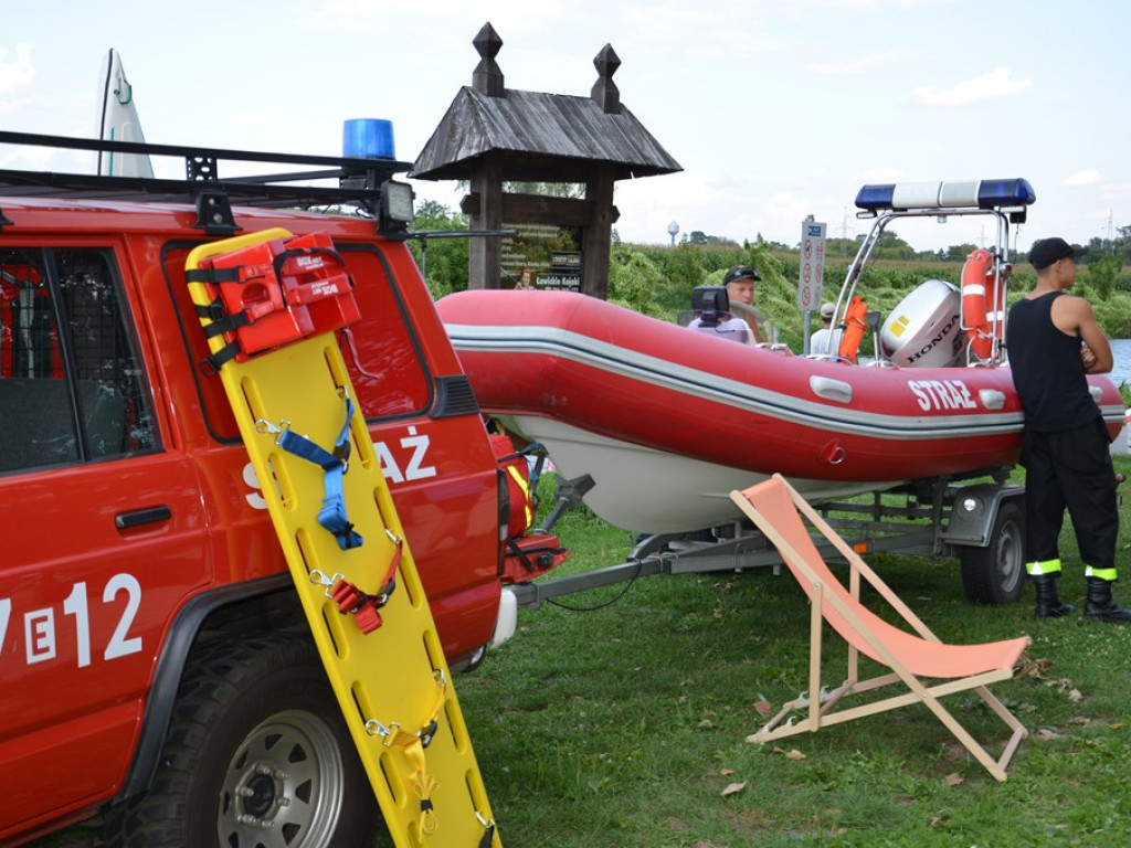 Spływ charytatywny i dobra zabawa na plaży