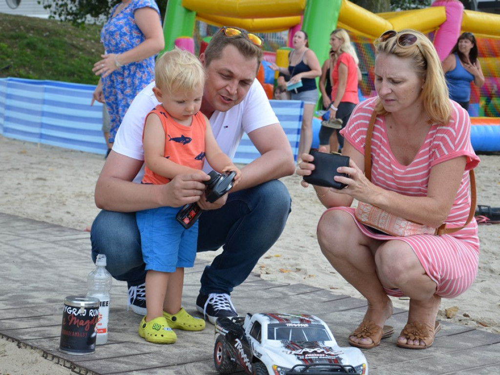Spływ charytatywny i dobra zabawa na plaży