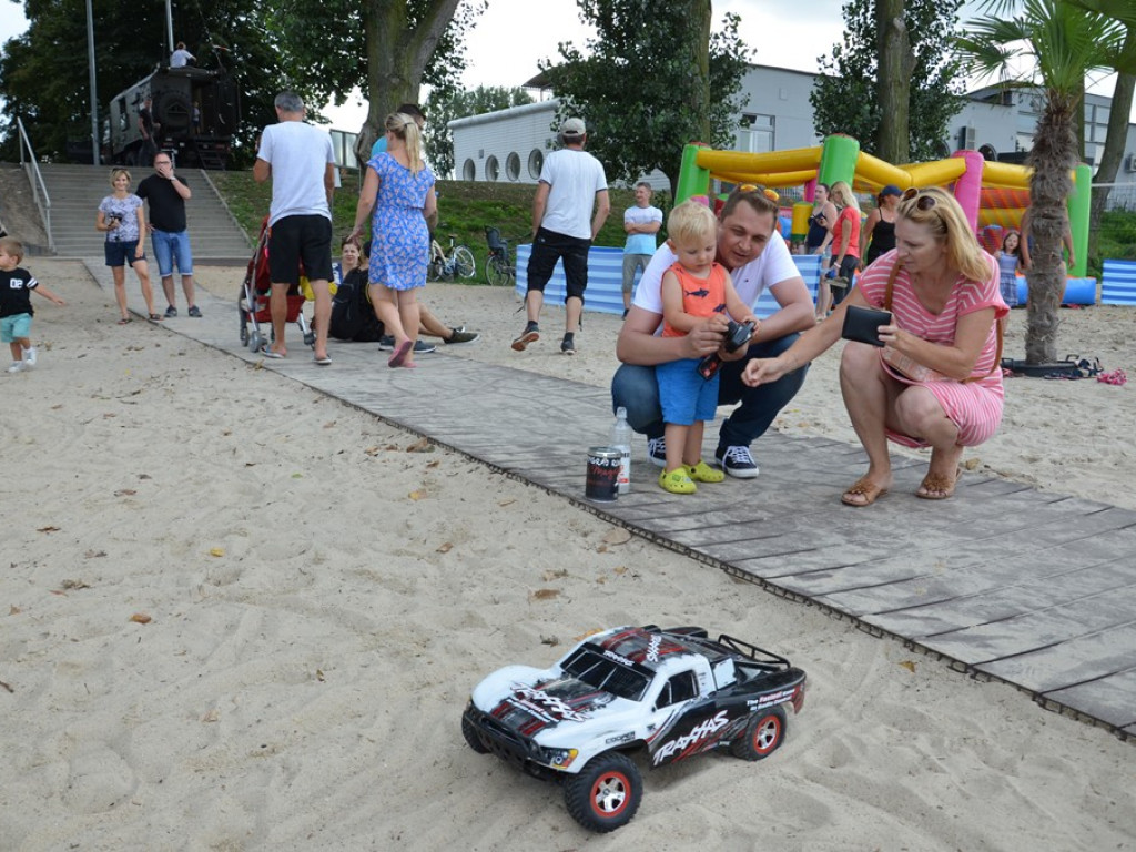 Spływ charytatywny i dobra zabawa na plaży