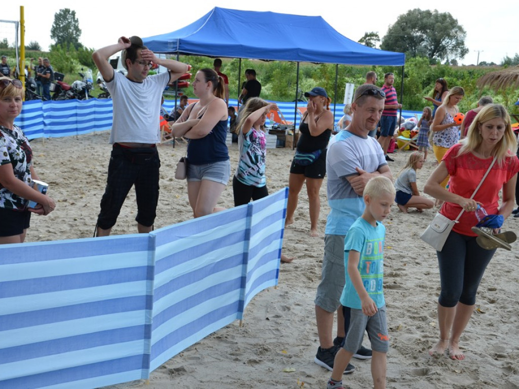 Spływ charytatywny i dobra zabawa na plaży