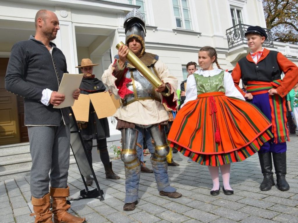 Wyjątkowa Niedziela Sannicka, Sanniki miastem!