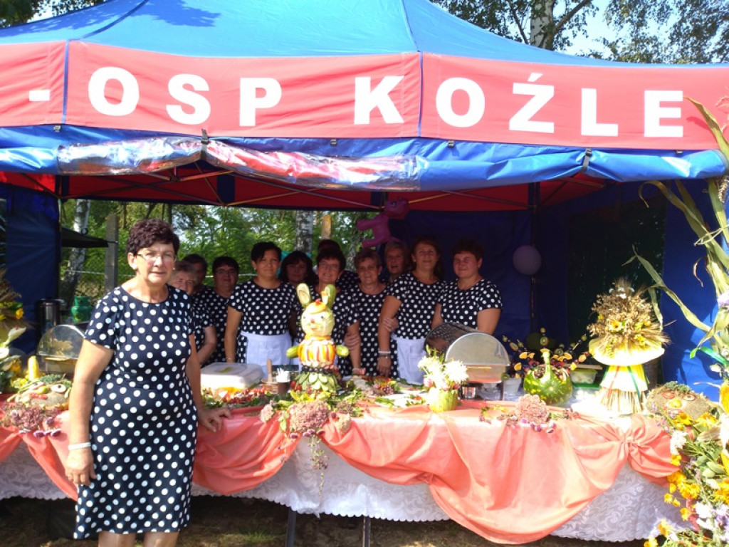 Rozkosze podniebienia na dożynkach w Bronisławowie
