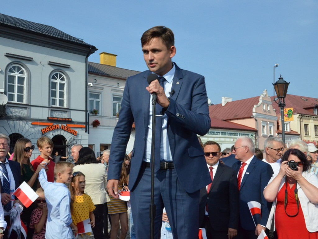Premier Mateusz Morawiecki w Łowiczu. Jakub Wolski kandydatem PiS na burmistrza