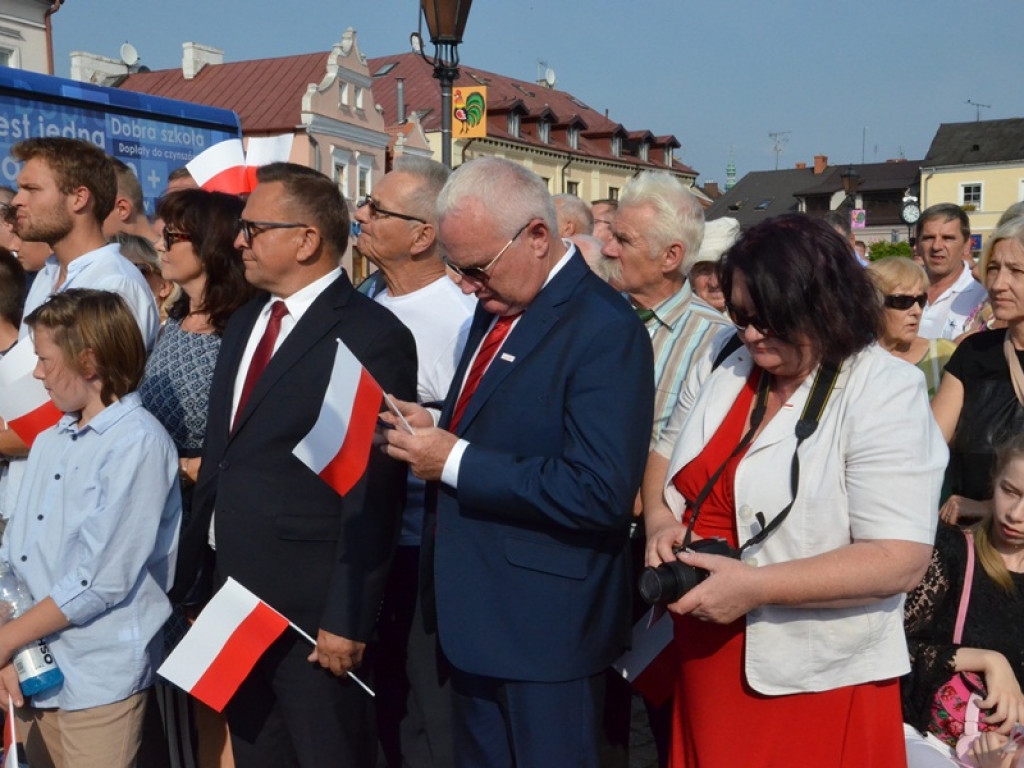 Premier Mateusz Morawiecki w Łowiczu. Jakub Wolski kandydatem PiS na burmistrza