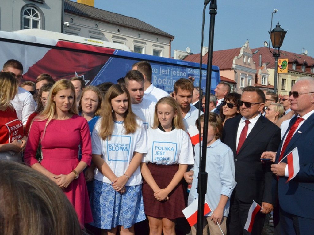 Premier Mateusz Morawiecki w Łowiczu. Jakub Wolski kandydatem PiS na burmistrza