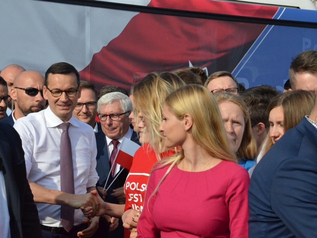Premier Mateusz Morawiecki w Łowiczu. Jakub Wolski kandydatem PiS na burmistrza