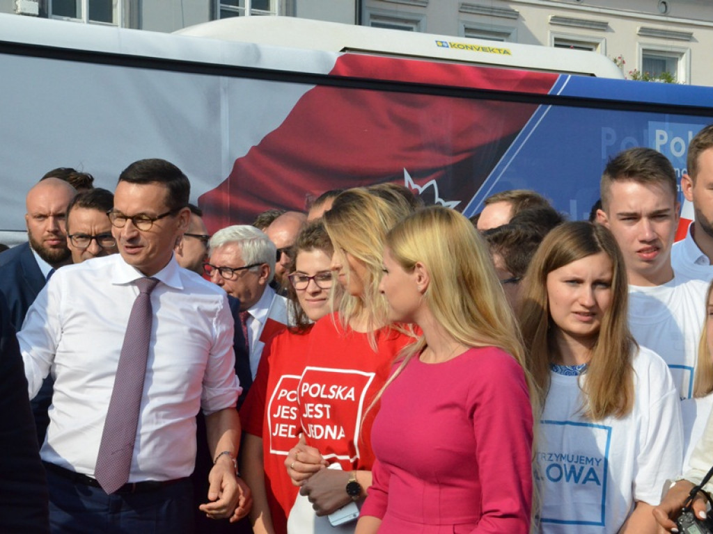 Premier Mateusz Morawiecki w Łowiczu. Jakub Wolski kandydatem PiS na burmistrza
