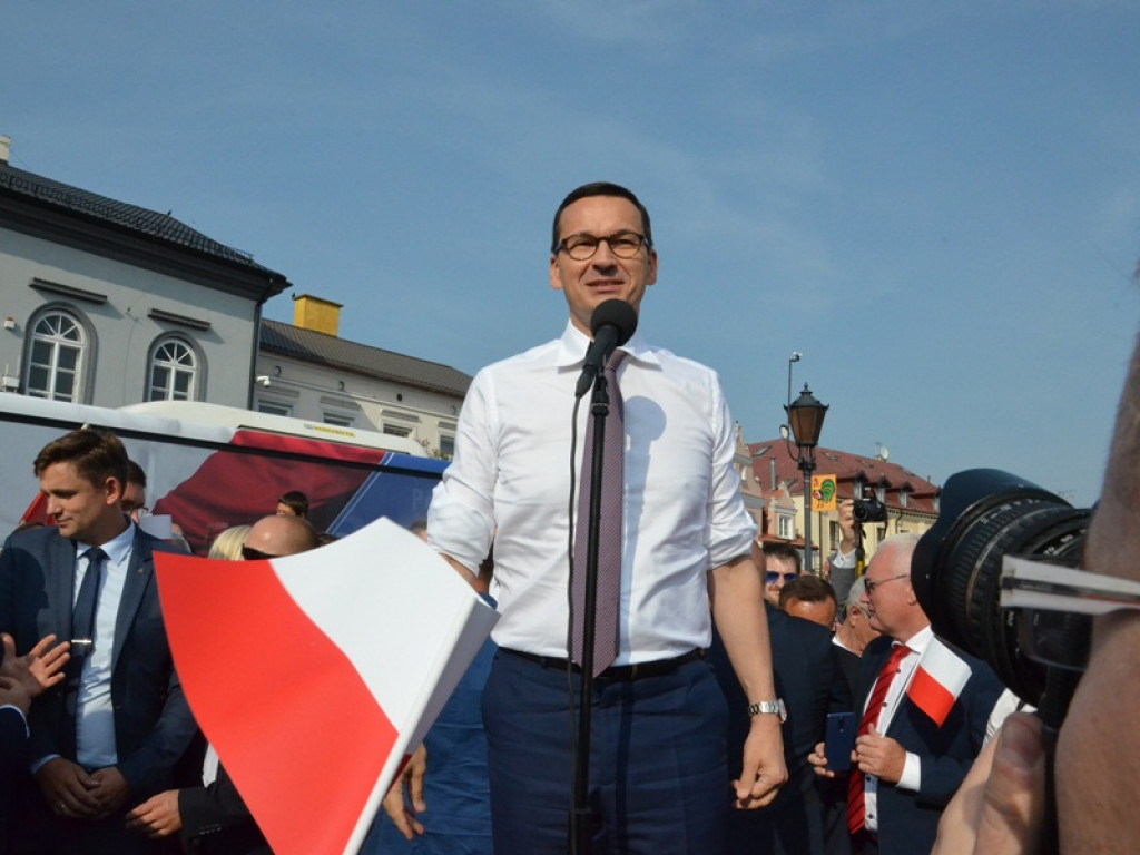Premier Mateusz Morawiecki w Łowiczu. Jakub Wolski kandydatem PiS na burmistrza