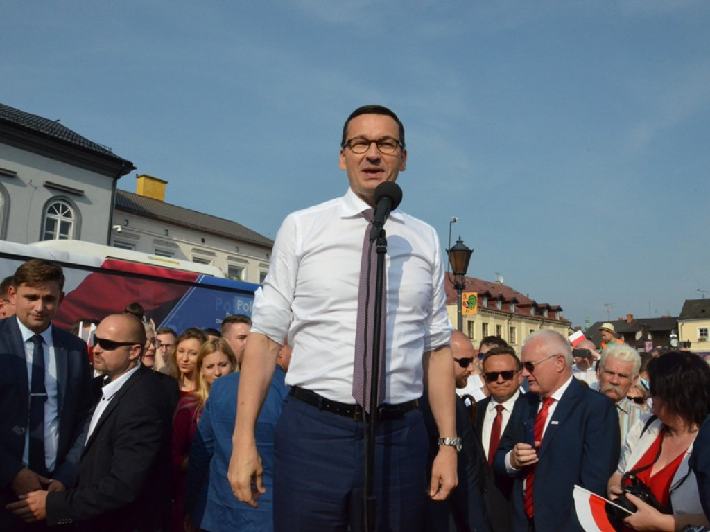 Premier Mateusz Morawiecki w Łowiczu. Jakub Wolski kandydatem PiS na burmistrza