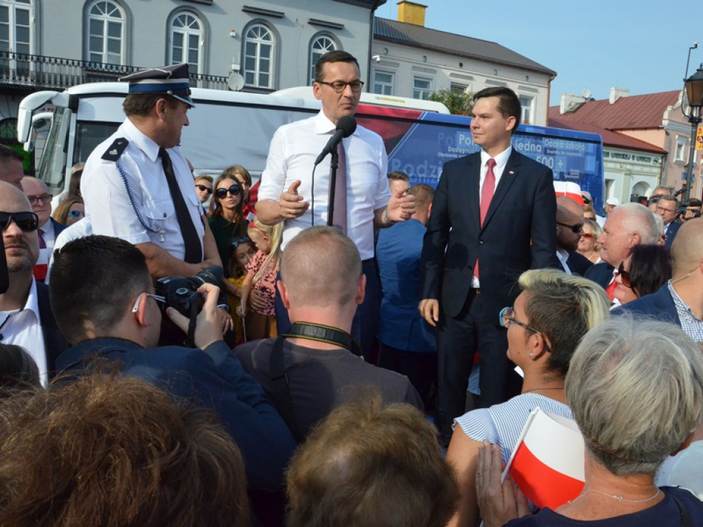 Premier Mateusz Morawiecki w Łowiczu. Jakub Wolski kandydatem PiS na burmistrza