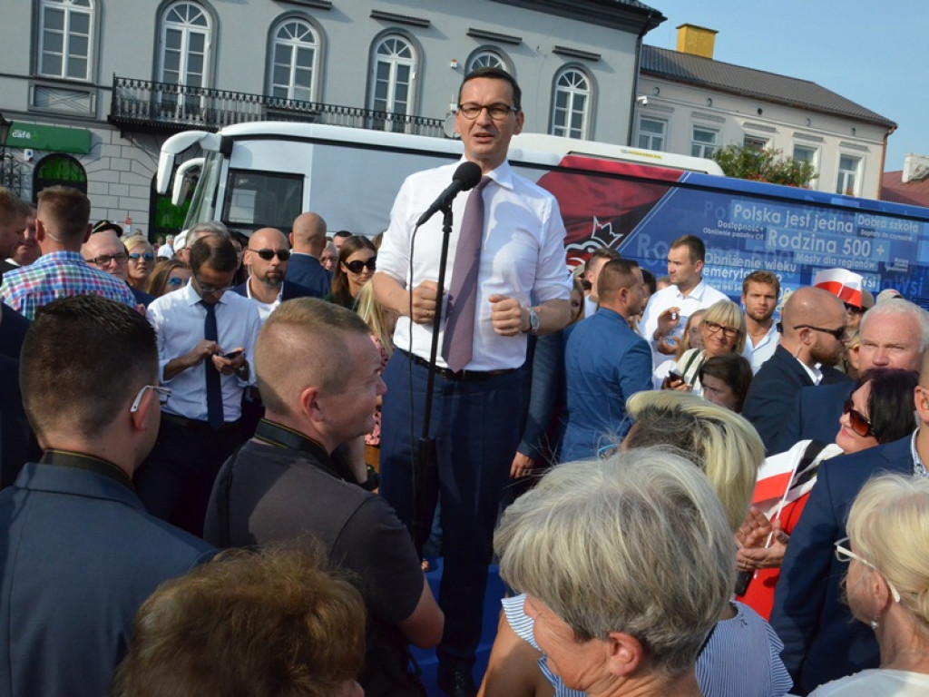 Premier Mateusz Morawiecki w Łowiczu. Jakub Wolski kandydatem PiS na burmistrza