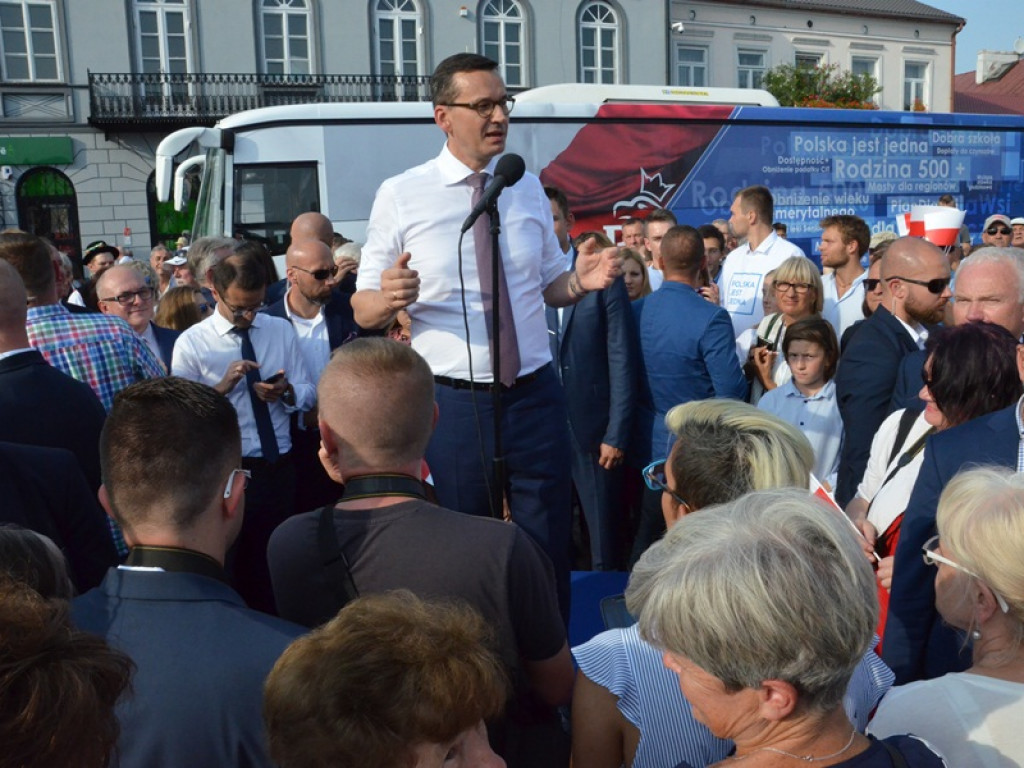 Premier Mateusz Morawiecki w Łowiczu. Jakub Wolski kandydatem PiS na burmistrza