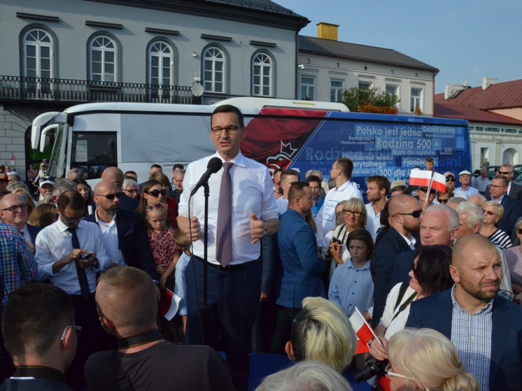 Premier Mateusz Morawiecki w Łowiczu. Jakub Wolski kandydatem PiS na burmistrza