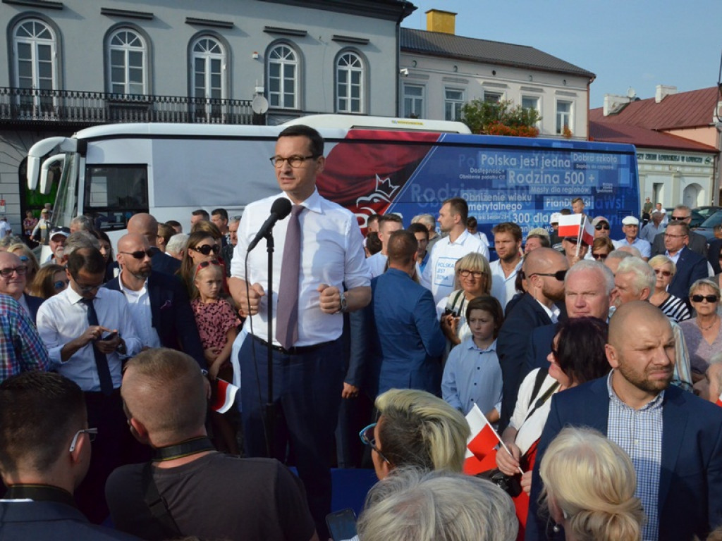 Premier Mateusz Morawiecki w Łowiczu. Jakub Wolski kandydatem PiS na burmistrza