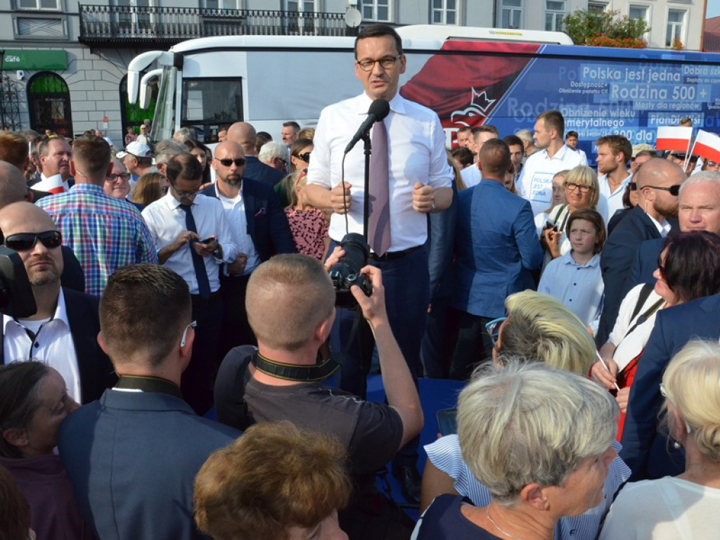Premier Mateusz Morawiecki w Łowiczu. Jakub Wolski kandydatem PiS na burmistrza