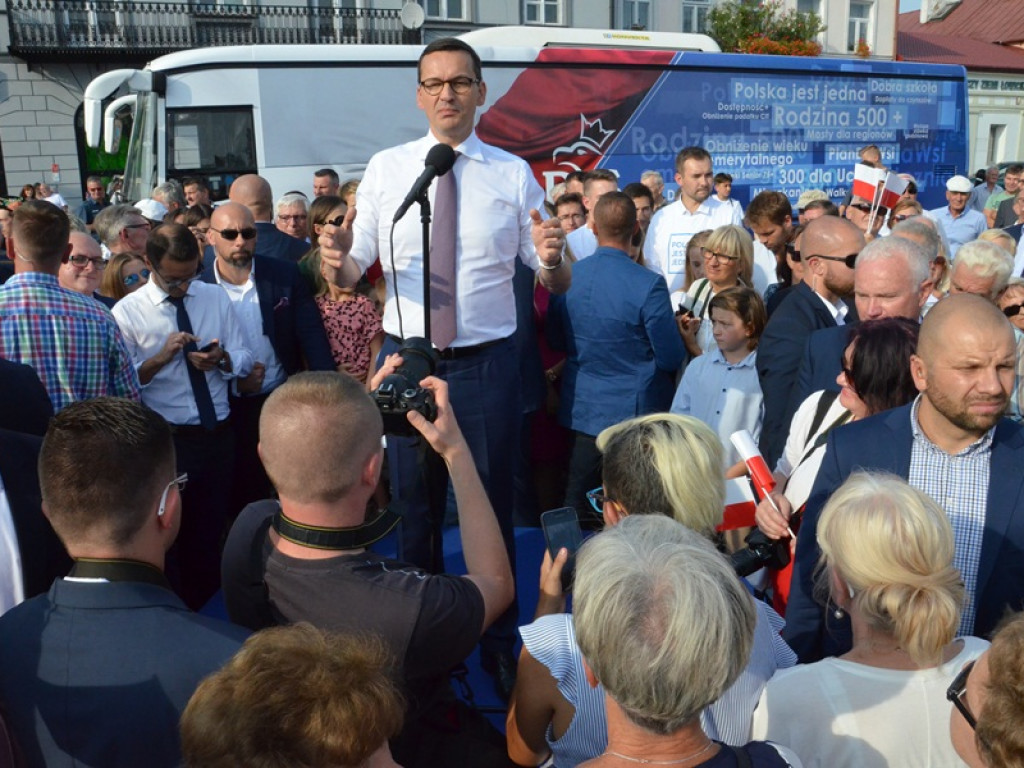 Premier Mateusz Morawiecki w Łowiczu. Jakub Wolski kandydatem PiS na burmistrza