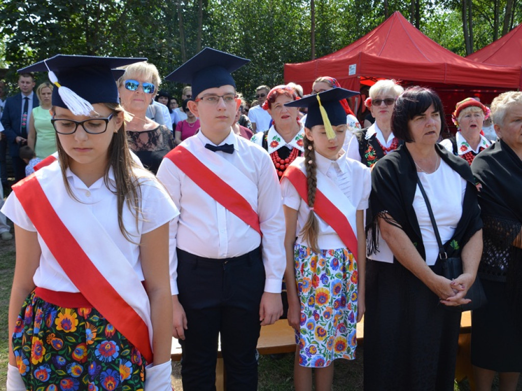 Słomiane cuda na dożynkach w Zielkowicach