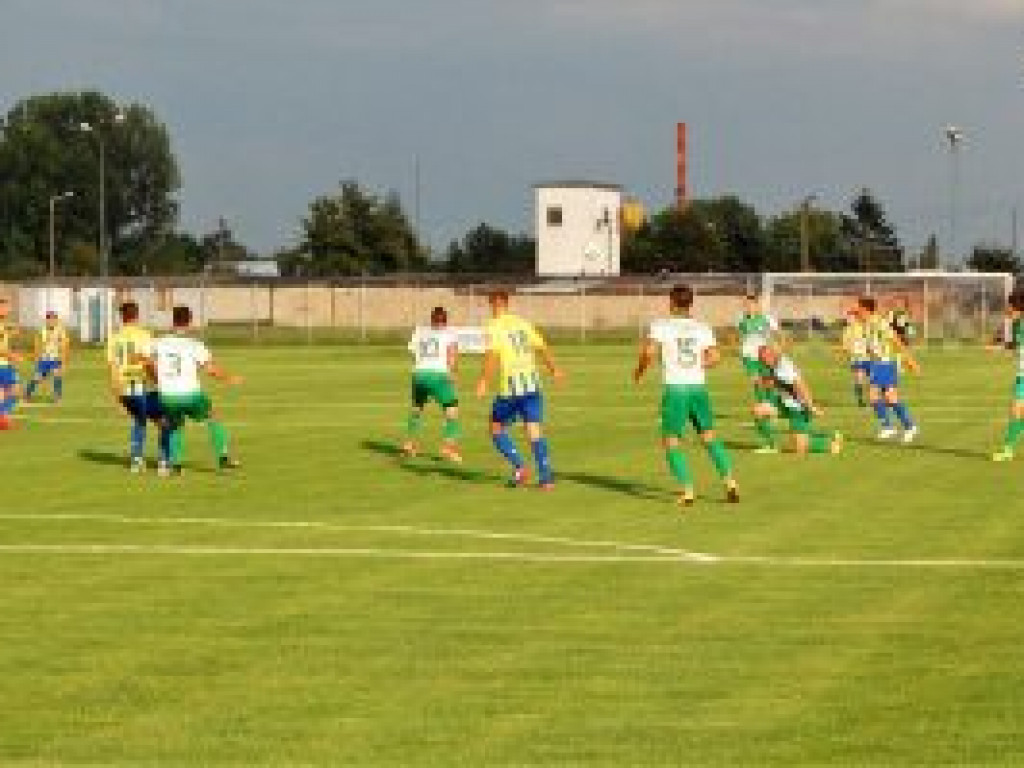 Pelikan wrócił ze Skierniewic pokonany