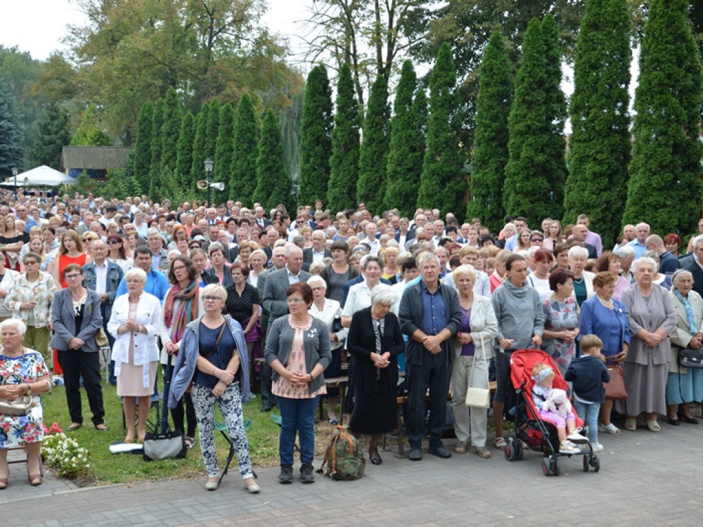 Odpust i dożynki w Sanktuarium Matki Bożej w Domaniewicach