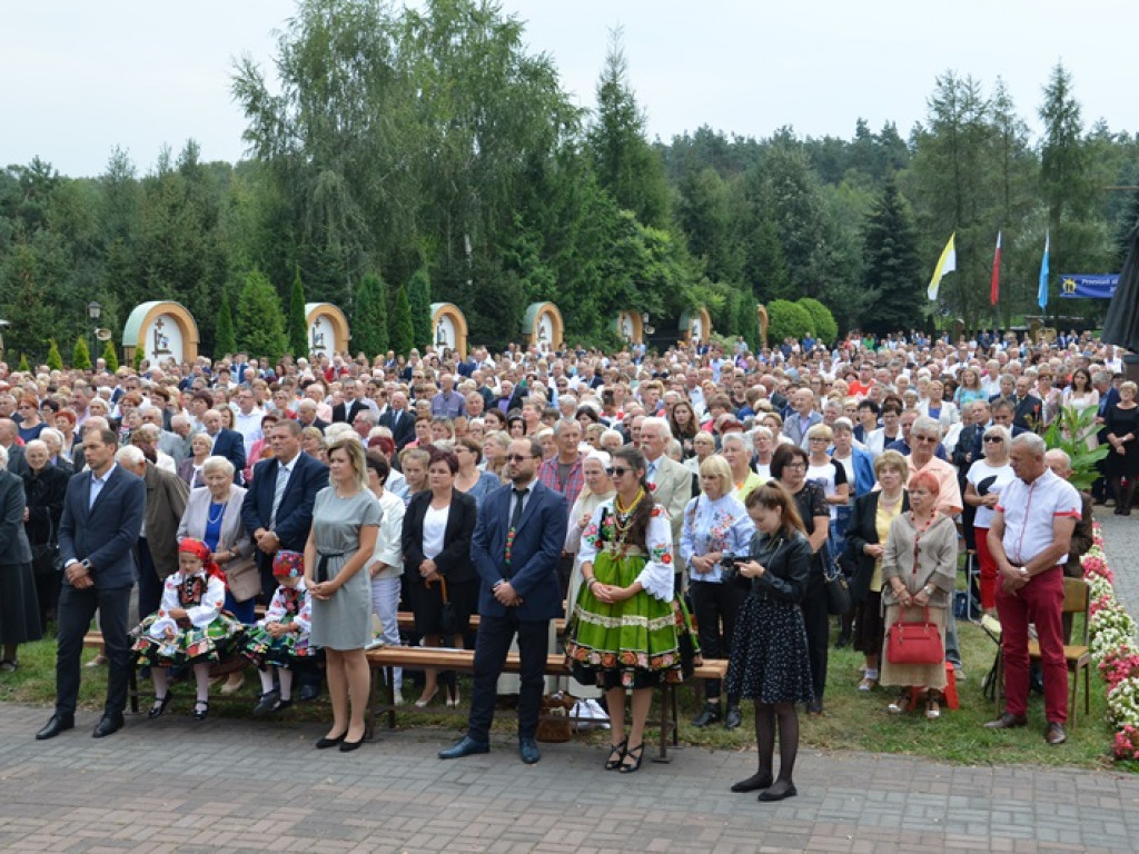 Odpust i dożynki w Sanktuarium Matki Bożej w Domaniewicach