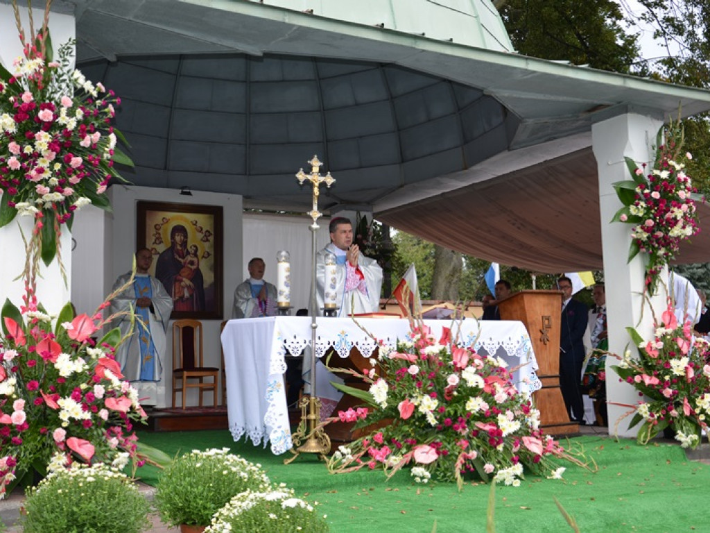 Odpust i dożynki w Sanktuarium Matki Bożej w Domaniewicach