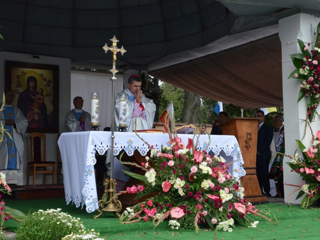 Odpust i dożynki w Sanktuarium Matki Bożej w Domaniewicach