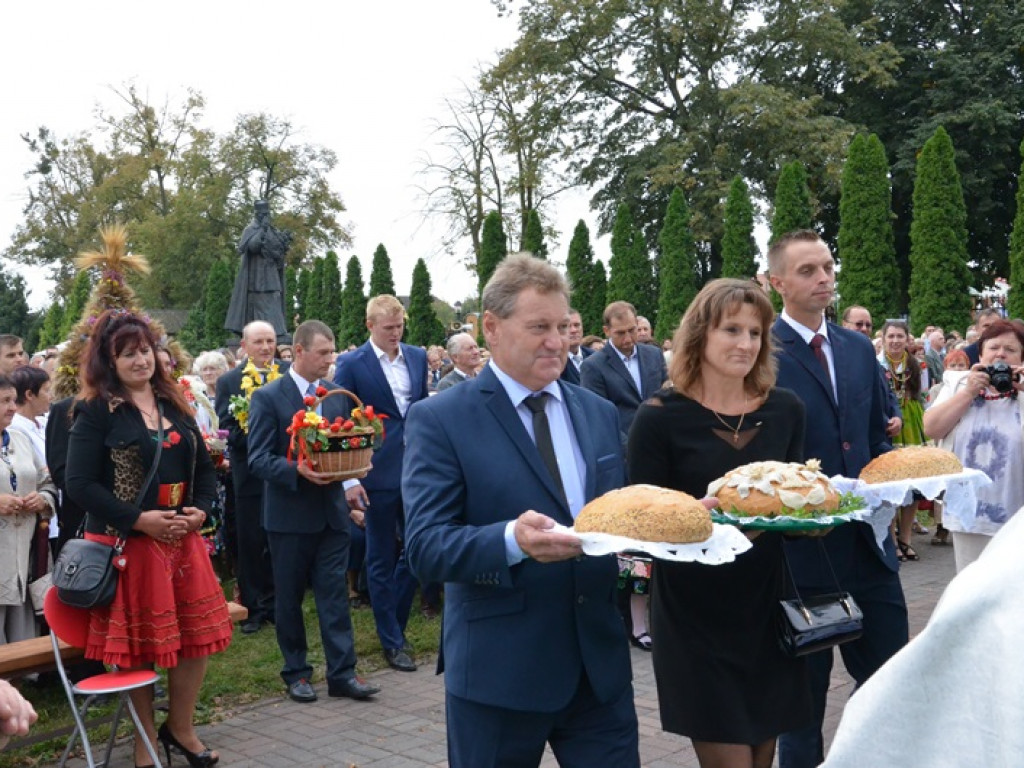 Odpust i dożynki w Sanktuarium Matki Bożej w Domaniewicach