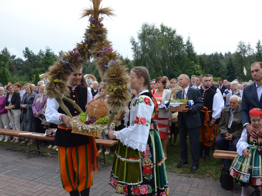 Odpust i dożynki w Sanktuarium Matki Bożej w Domaniewicach