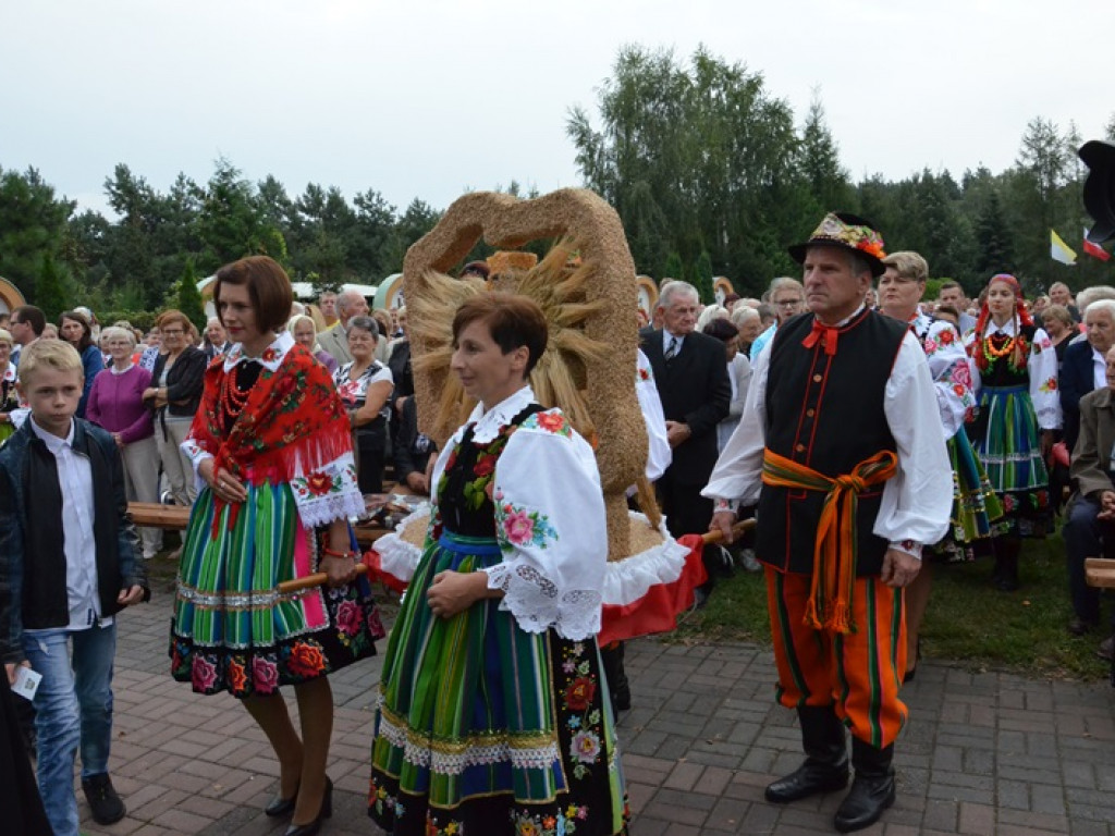 Odpust i dożynki w Sanktuarium Matki Bożej w Domaniewicach