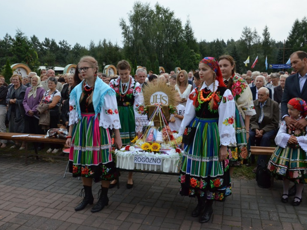 Odpust i dożynki w Sanktuarium Matki Bożej w Domaniewicach