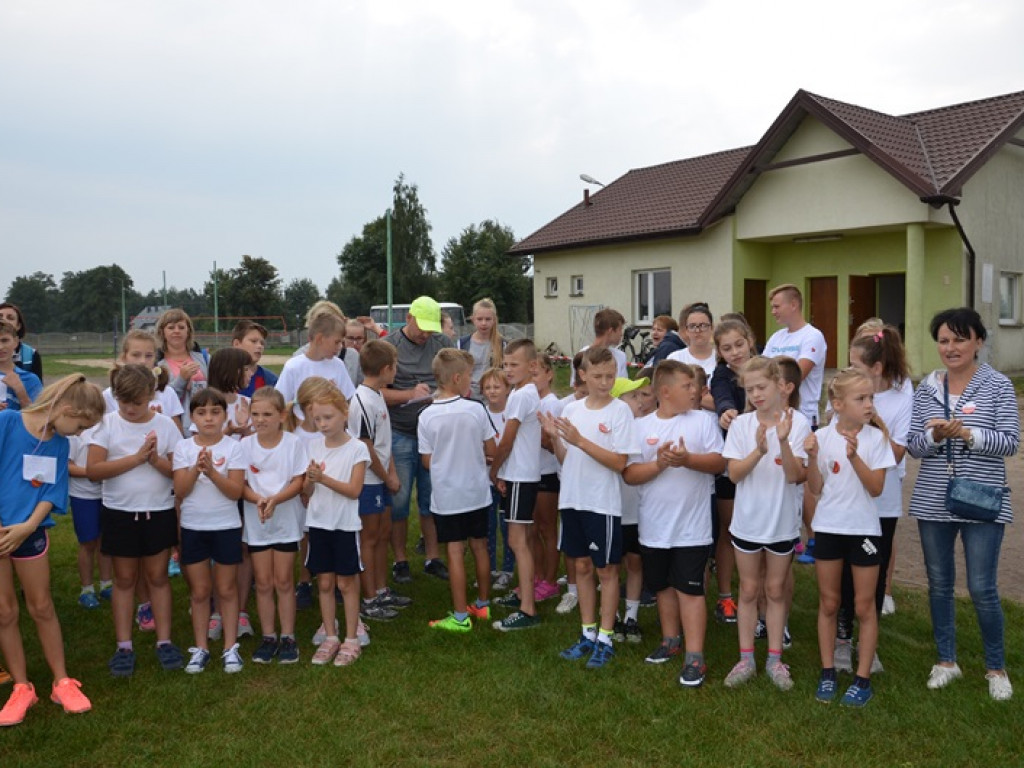 300 uczniów wzięło udział w Biegach Ułańskich w Bielawach