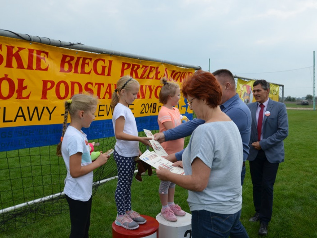 300 uczniów wzięło udział w Biegach Ułańskich w Bielawach