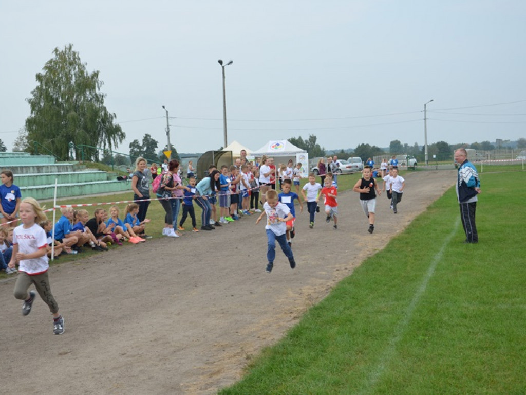 300 uczniów wzięło udział w Biegach Ułańskich w Bielawach