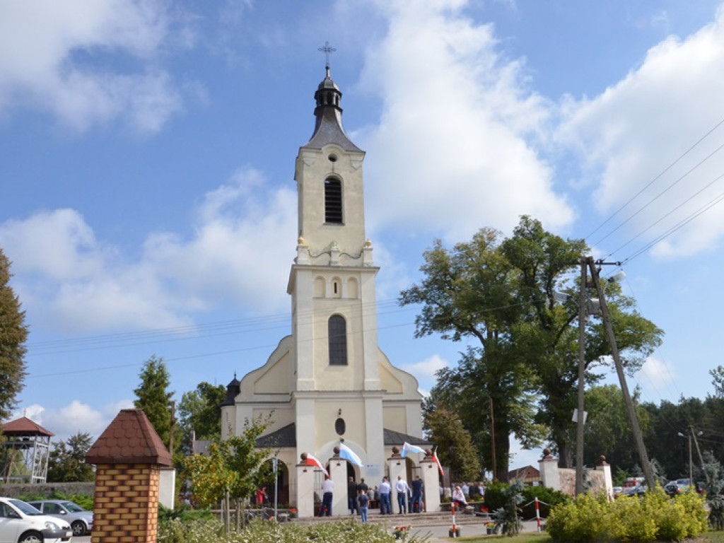 Dożynki w Bednarach: najpierw modlitwa, potem zabawa