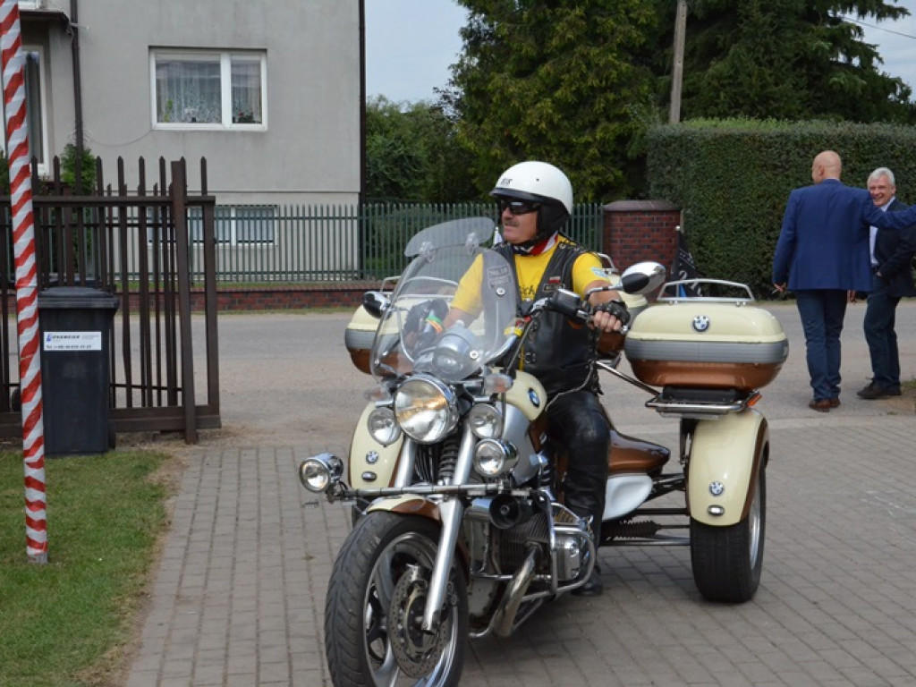 Dożynki w Bednarach: najpierw modlitwa, potem zabawa