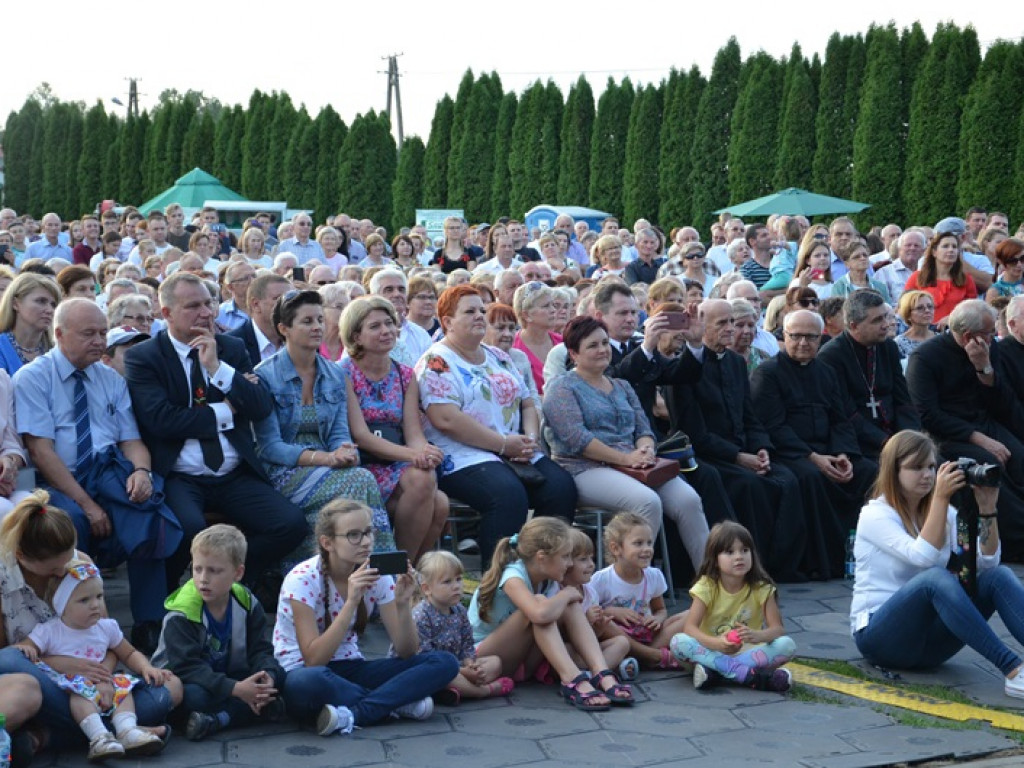 Mistrzowski koncert ZPiT Śląsk na dożynkach w Bednarach