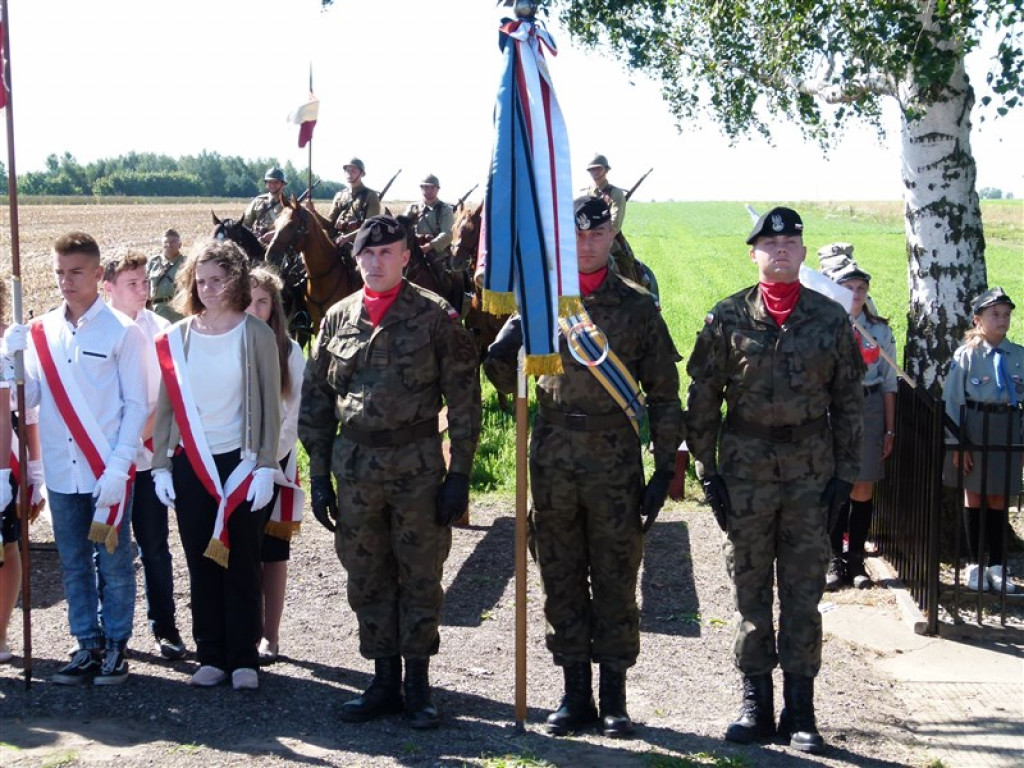 Ułani uczcili pamięć dowódcy i setną rocznicę powstania pułku