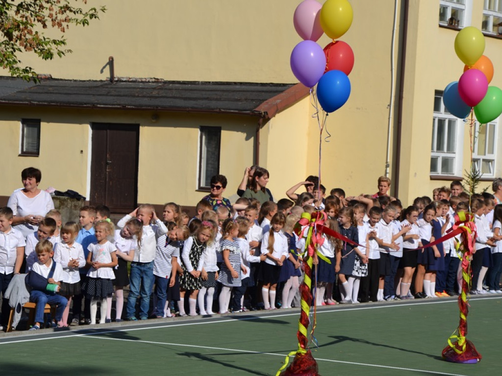 Otwarcie boiska w Mastkach z pompą