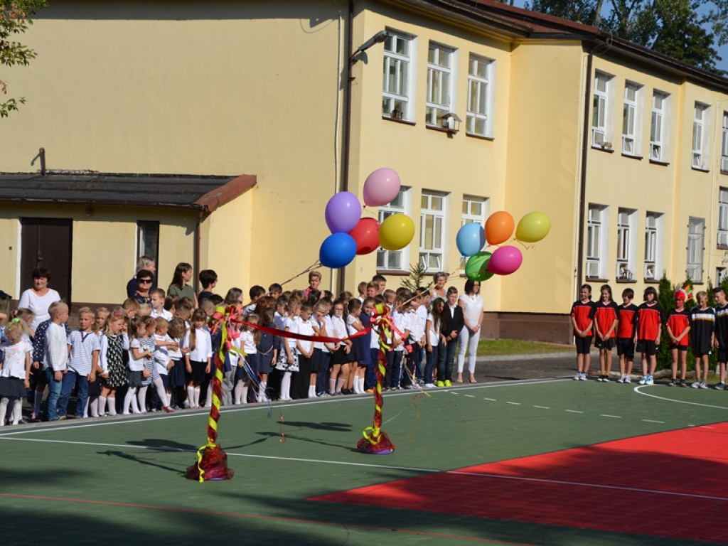 Otwarcie boiska w Mastkach z pompą